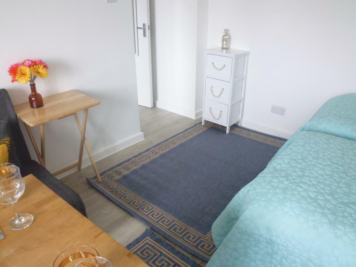 בורנמות' Close To Beach And Town Square מראה חיצוני תמונה