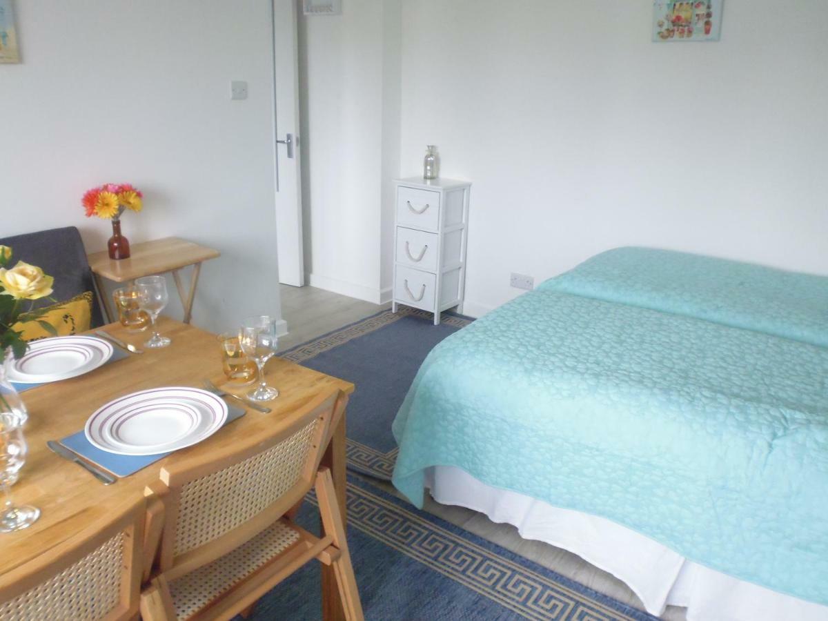 בורנמות' Close To Beach And Town Square מראה חיצוני תמונה
